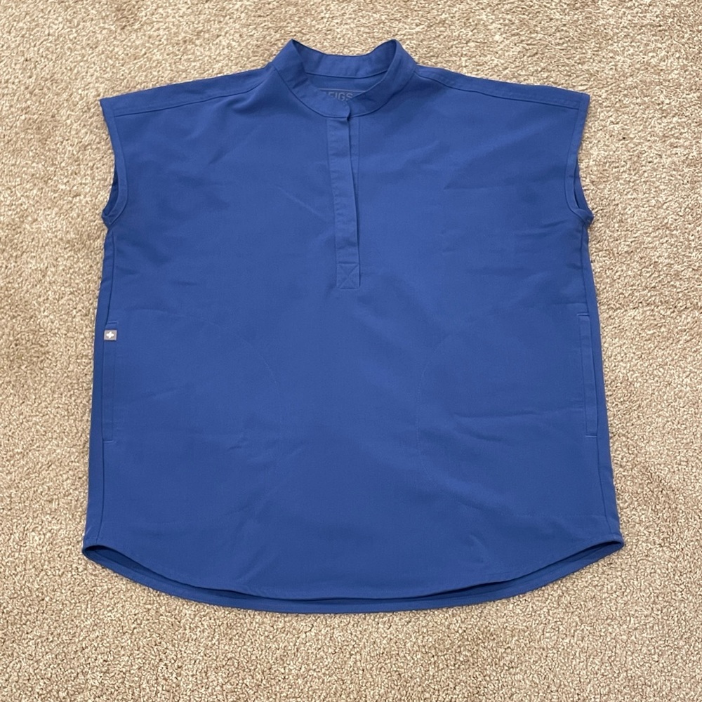 **SOLD** FIGS Rafaela Denim Blue Mandarin Scrub Top sz XS